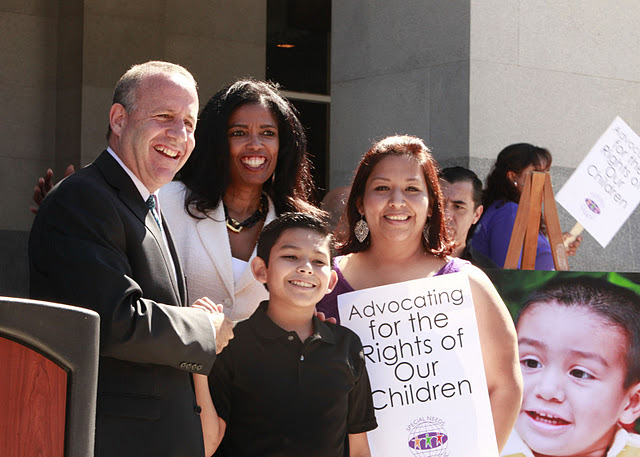 Senator Steinberg with enthusiastic participants at the rally